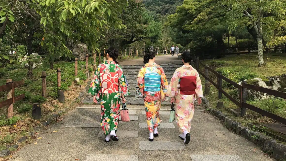 Les kimonos authentiques : une tradition japonaise toujours vivante